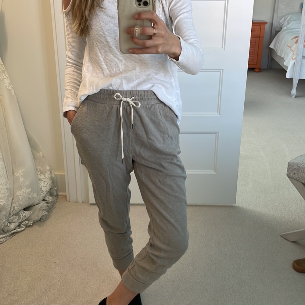 Wilfred free (Aritzia) sweatpants size medium